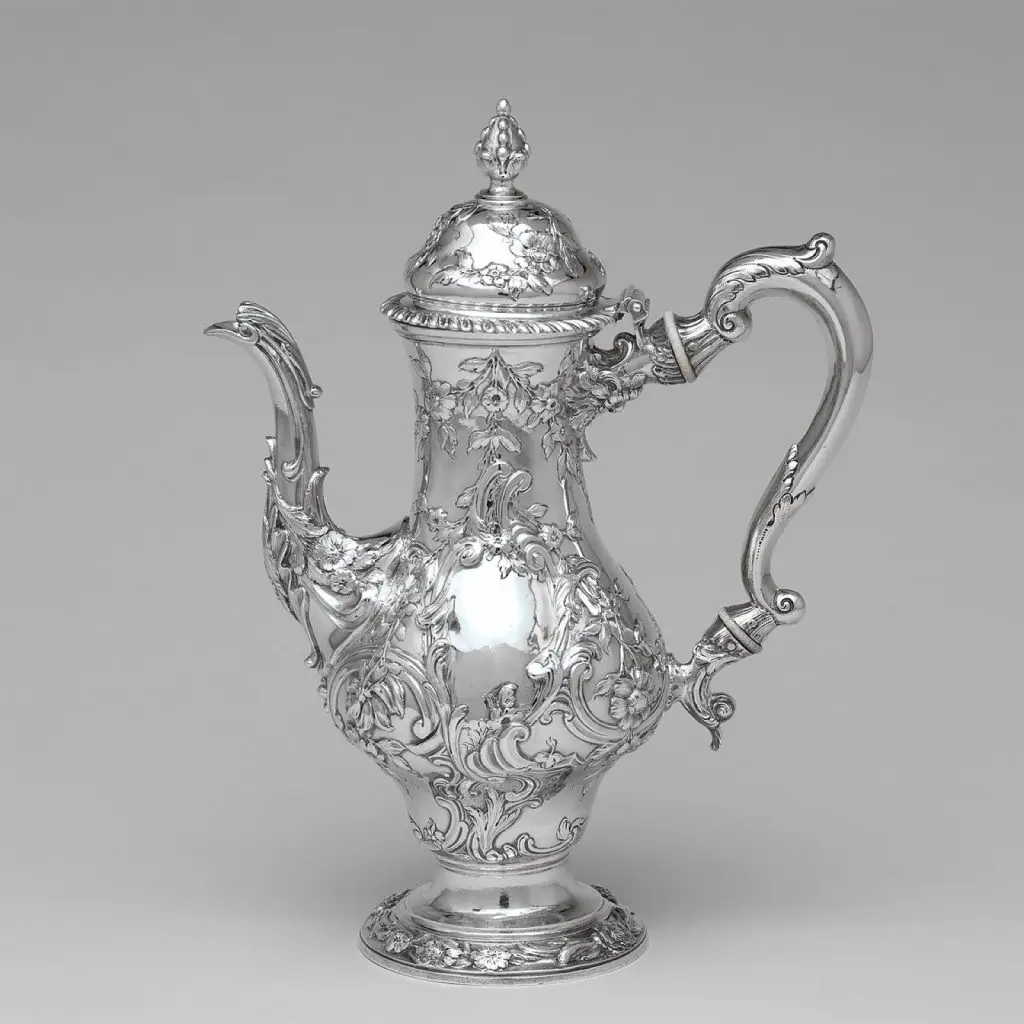 Cafetière en argent ancienne